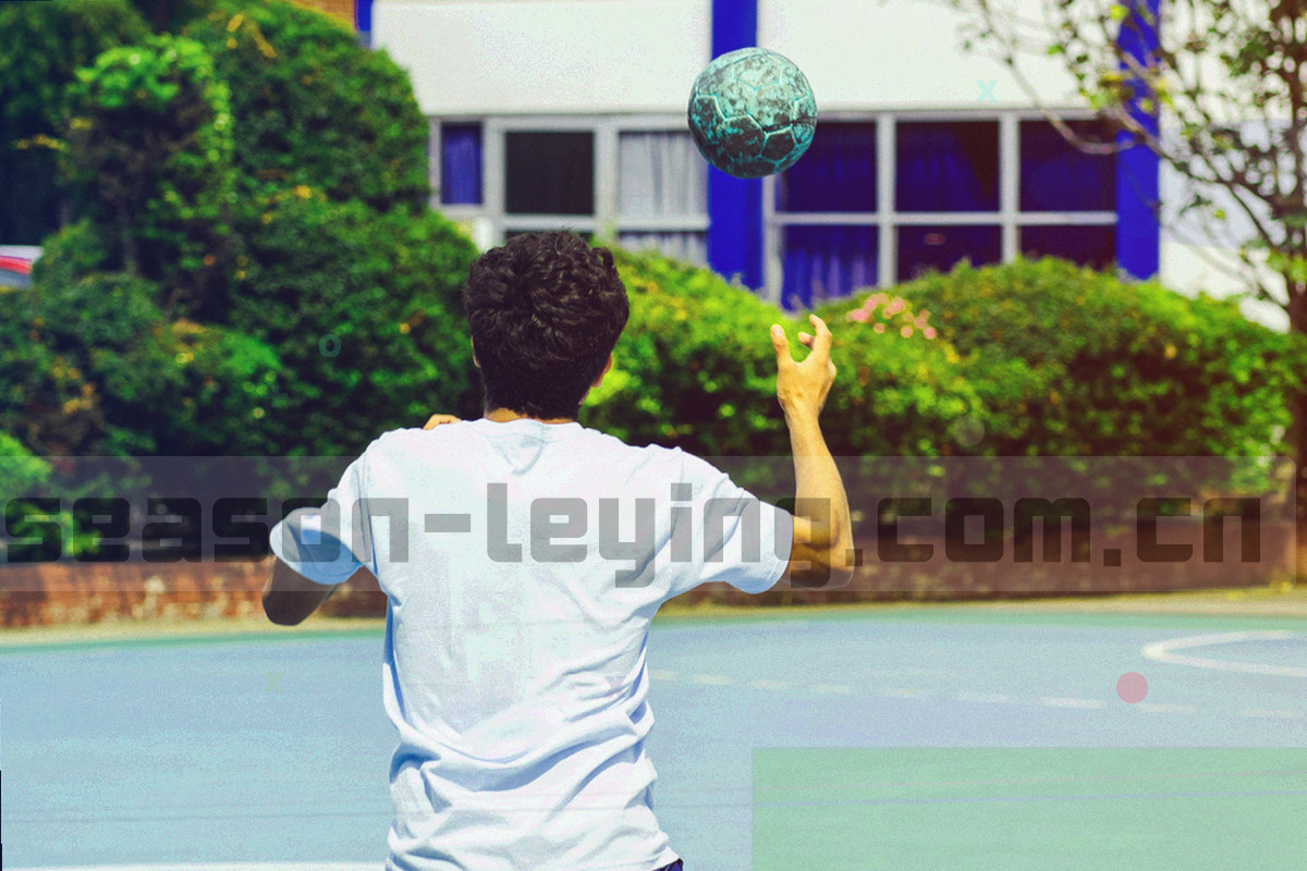 横向时间轴抽象图形，五个青绿圆点自左向右依次排列，末端延伸至当前状态